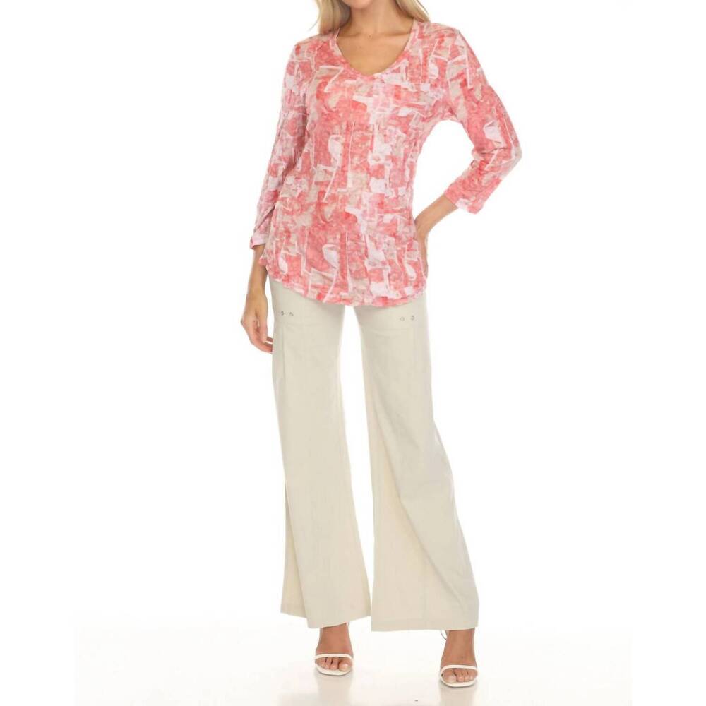 NEW CARINE 3/4 length sleeves v-neck top in coral mosaic - Picture 6 of 7